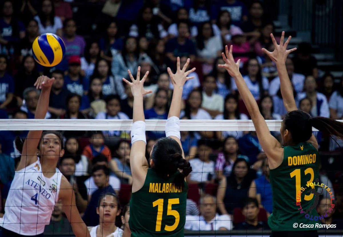 ALEverlasting's tweet photo. Keep flying, lady eagles! The Ateneo community especially @ALEverlasting are right behind your back. Literally! Hahaha (see pictures) #BendTheThrottleAteneo #MasmalakiAngBirdNamin https://t.co/W9XqtXFpoB