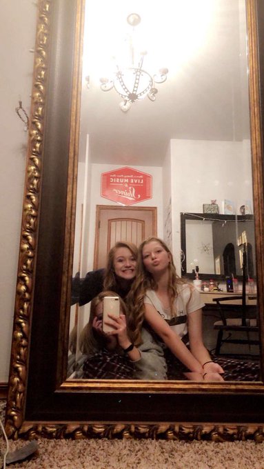 6 years later, we are still thicker than thieves❣️❣️ @rylanclaxton @HannahMarie1619 https://t.co/nHx<a href="/tag/newprofilepic"class="tags"><span>#newprofilepic</span></a>