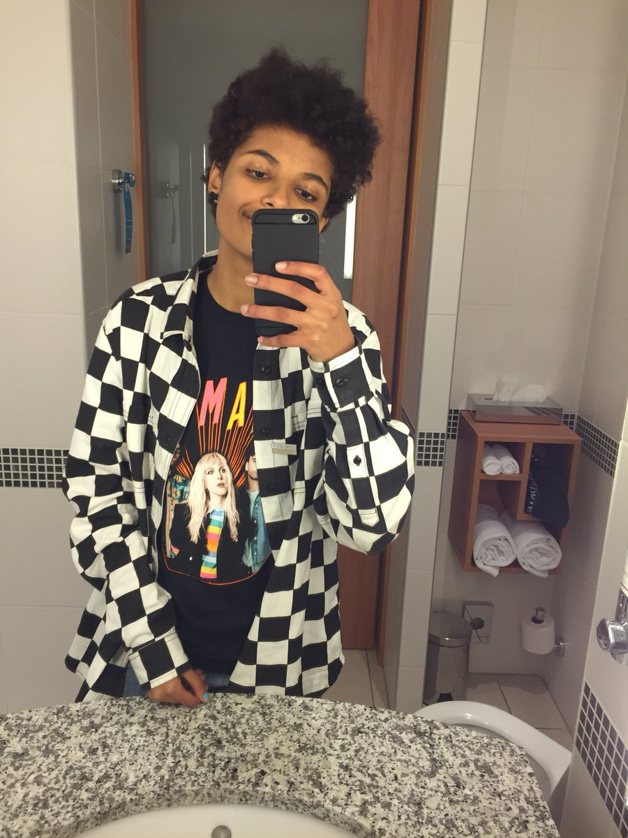 goedkopeIampen's tweet image. Not a babe but 🤷🏻‍♂️ #NonBinaryBabes