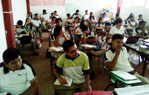 cecytev's tweet photo. En el #CECyTEV Plantel San Rafael se llevó a cabo la Prueba Diagnóstica para el Fortalecimiento de los Aprendizajes de las y los alumnos de Segundo Semestre. #CECyTEVComienzaContigo #SEV #Veracruz @YaliSoteloAltu @ccecyte https://t.co/NtkR0vMwe4
