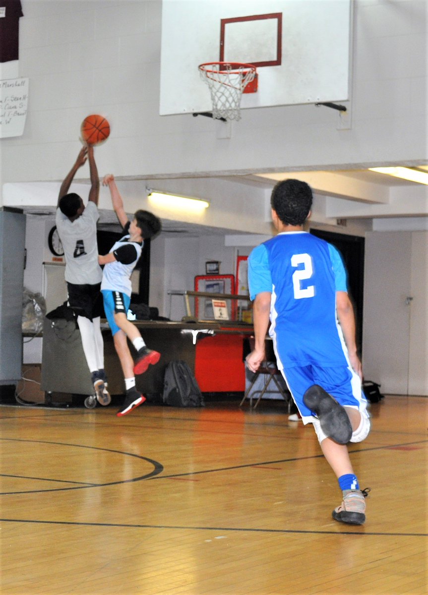 ZeroGravityBB's tweet photo. #ICYMI Naziah of @kinghoopsnyc took on the #ZGReport's first ever 1-on-1 challenge against @Chuck_ZG to win some ZG gear. Naziah scored on his first shot after a few devastating crossovers and then fading away to finish. Check out some of his highlights here! https://t.co/i37U1i7mEB