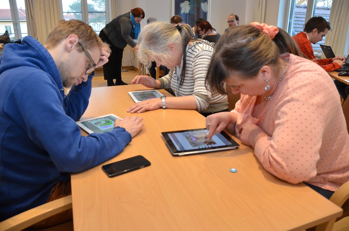 BeBunterwegs's tweet photo. #Rheinsberg5 Stimme aus AG "Computer-Schulung für Menschen mit Beeinträchtigung": Keine Angst mehr vor der Maus - digitale #Teilhabe - @PIKSLLabor macht es einfach - #BTHG #Bildung https://t.co/I8Ww3r9nJd