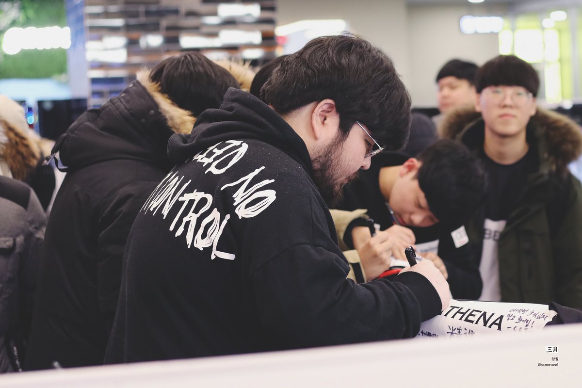 samwueol's tweet photo. 180220 마지막이라니 ㅠㅁㅠ... 그동안 감사했습니다! #r2der #sayaplayer #awesomeguy https://t.co/RaUd0z2Z1F