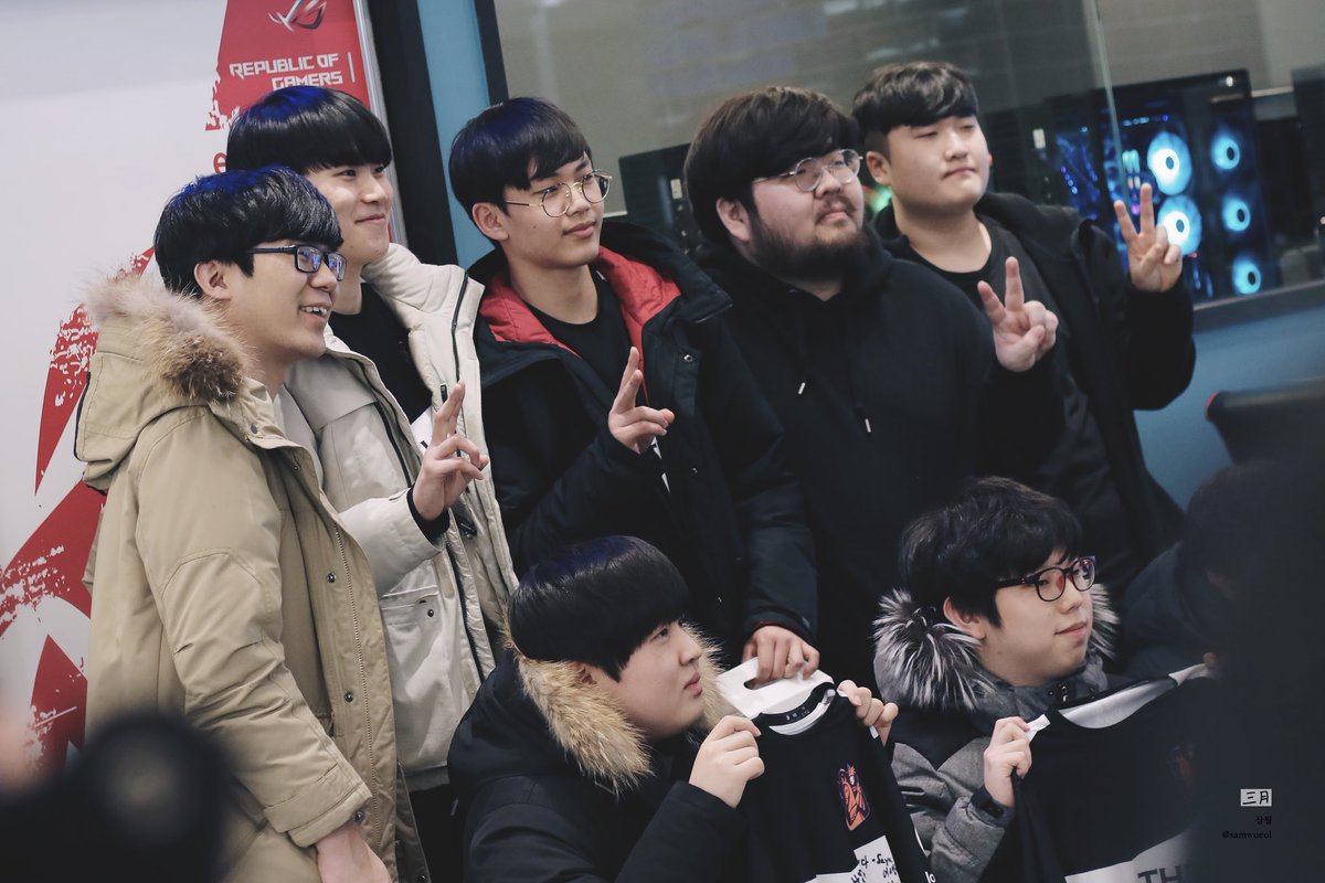 samwueol's tweet photo. 180220 마지막이라니 ㅠㅁㅠ... 그동안 감사했습니다! #r2der #sayaplayer #awesomeguy https://t.co/RaUd0z2Z1F