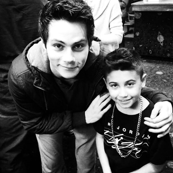 obrientumblr's tweet photo. dylan with kids >>> https://t.co/ciR4cx0qX5
