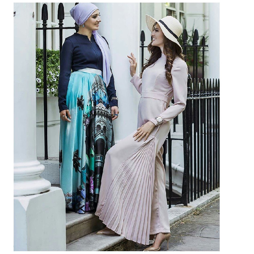amirabcom's tweet photo. Every woman needs wow factor pieces in their wardrobe and our cruising skirt is just the ticket. Shop now at https://t.co/lQLbEHbsZ9
#modeststyle #amirabcom #skirt #luxestyle #glam https://t.co/b5lY7byWNi