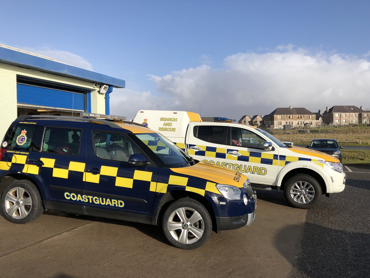 LaxdalePrimary's tweet photo. Massive thank you to Stornoway @HMCoastguard for taking our classes to your station today. Lots of learning about how science, technology, engineering and maths feature in operations. #LaxdaleSTEM #overandout #mayday #operationsroom #coastguard #999inanemergency https://t.co/WYYCBuZfQd