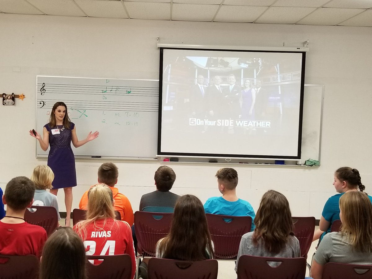 Thank you @JessicaKSDK for coming to Triad Middle School to talk to 6th graders about #weather. #SuperSchoolVisit #triadproud <a href="/maedge_smaedge/">Stephanie Maedge</a> <a href="/MrWalterTeacher/">Todd Walter</a> 
Thunderstorms in February!