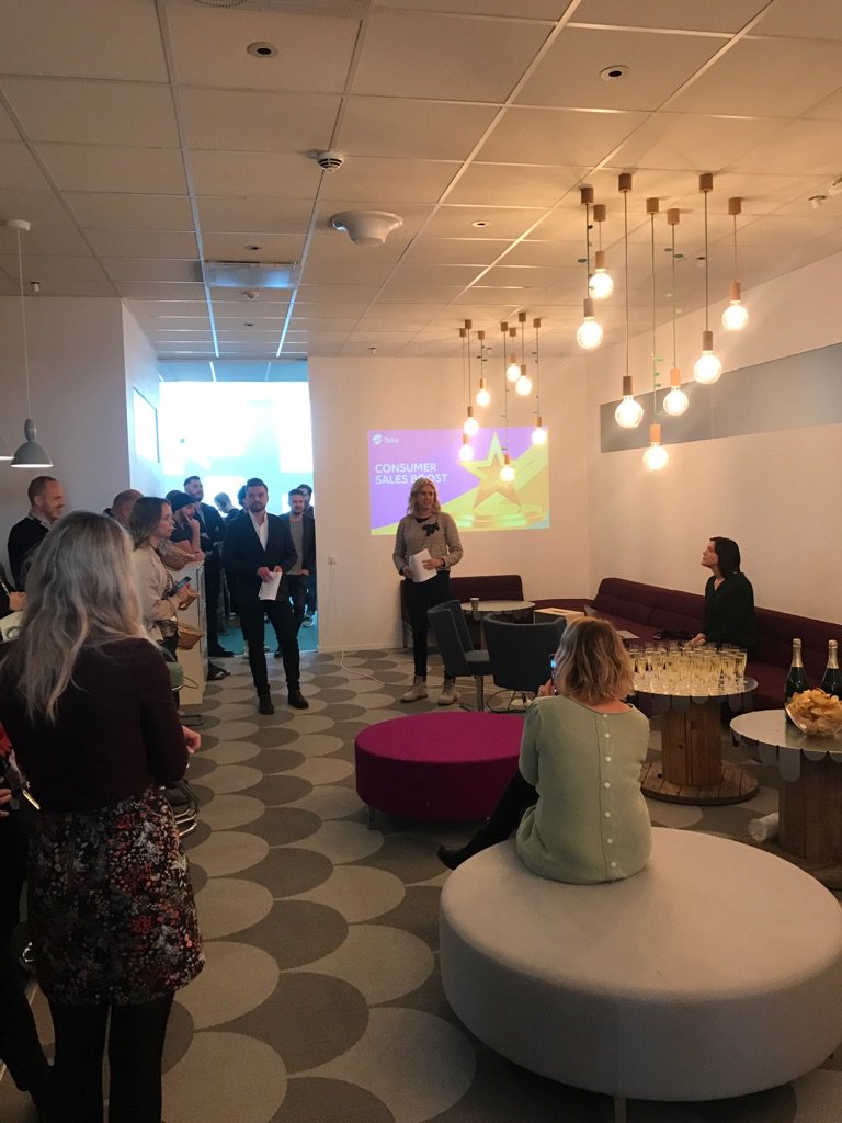 CathrineJonsson's tweet photo. Och de nominerade är.....
Kul dag i Luleå med alla duktiga sälj-och servicestjärnor. @LindaHernstrom @TeliaKlangen https://t.co/74r6Sm7FTk