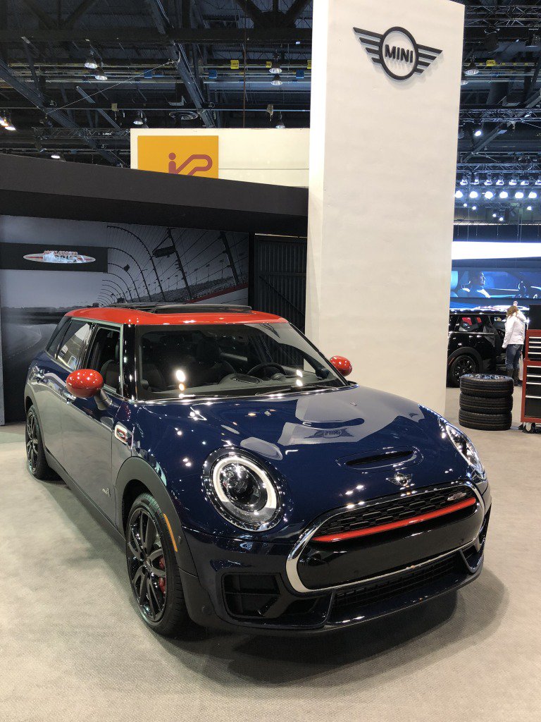 BillJacobsMINI's tweet photo. MINI at The Chicago Auto Show. #MINICountryman #MINI https://t.co/eWa9o7ZYkI