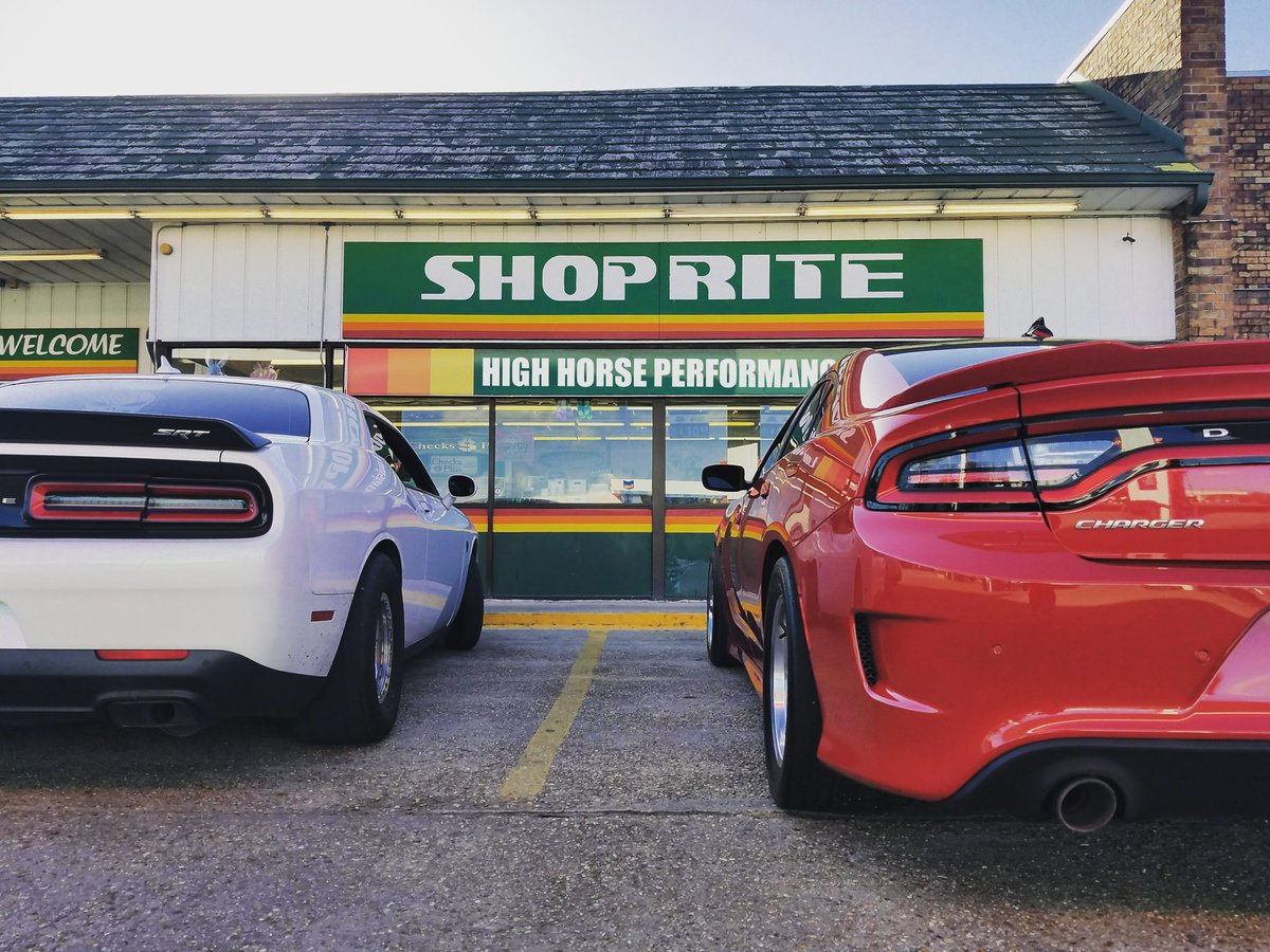 HHPRacing's tweet photo. #TailLightTuesday at the Shoprite, #HHP style 😎

#Dodge #Challenger #Charger #SRT8 #SRT #Hellcat #Redkey #Supercharged #Hemi #Mopar #MoparOrNoCar #HHPRacing #HighHorsePerformance #PoweredByHHP https://t.co/Lv8u8oGuE6