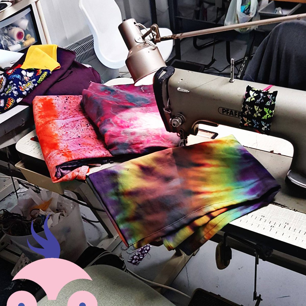 GeekyBabyLTD's tweet photo. Finished overlocking and #hemming some ππstunningππ #Handdyed #WovenWrap fabric from The Hippie Dyer - Hand dyed Loveliness - ready to be converted into beautiful one of a kind #RingSlings #Babywearing #BabyCarrier #attachmentparenting https://t.co/t4XPcaEQGK