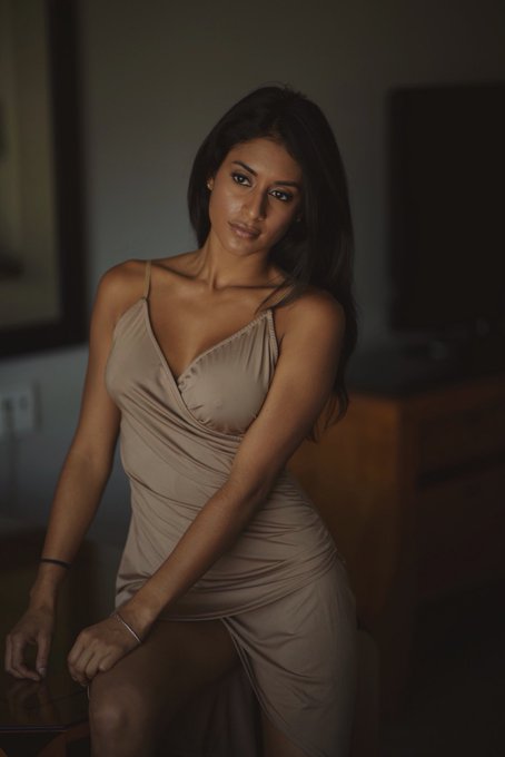 Nothing can break her. https://t.co/in6cUrjycQ<a href="/tag/blackouttuesday"class="tags"><span>#blackouttuesday</span></a>