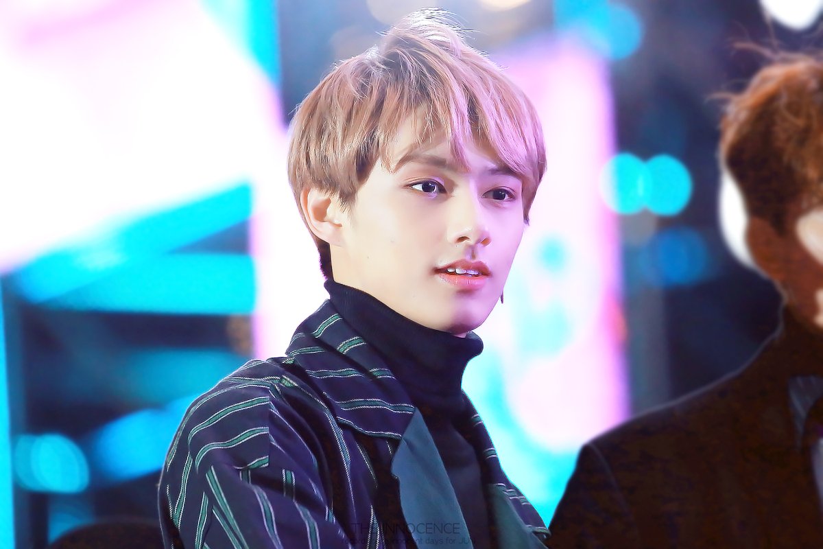 junhuiarchive's tweet photo. 180210
#세븐틴 #SEVENTEEN #준 #JUN https://t.co/szIQBPnESb