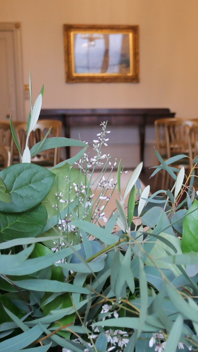 NursteadCourt1's tweet photo. Wondering how are drawing room revamp turned out?... all will be revealed soon with gorgeous foliage from https://t.co/7dFmcX1jdD https://t.co/iGVcDqp8wD