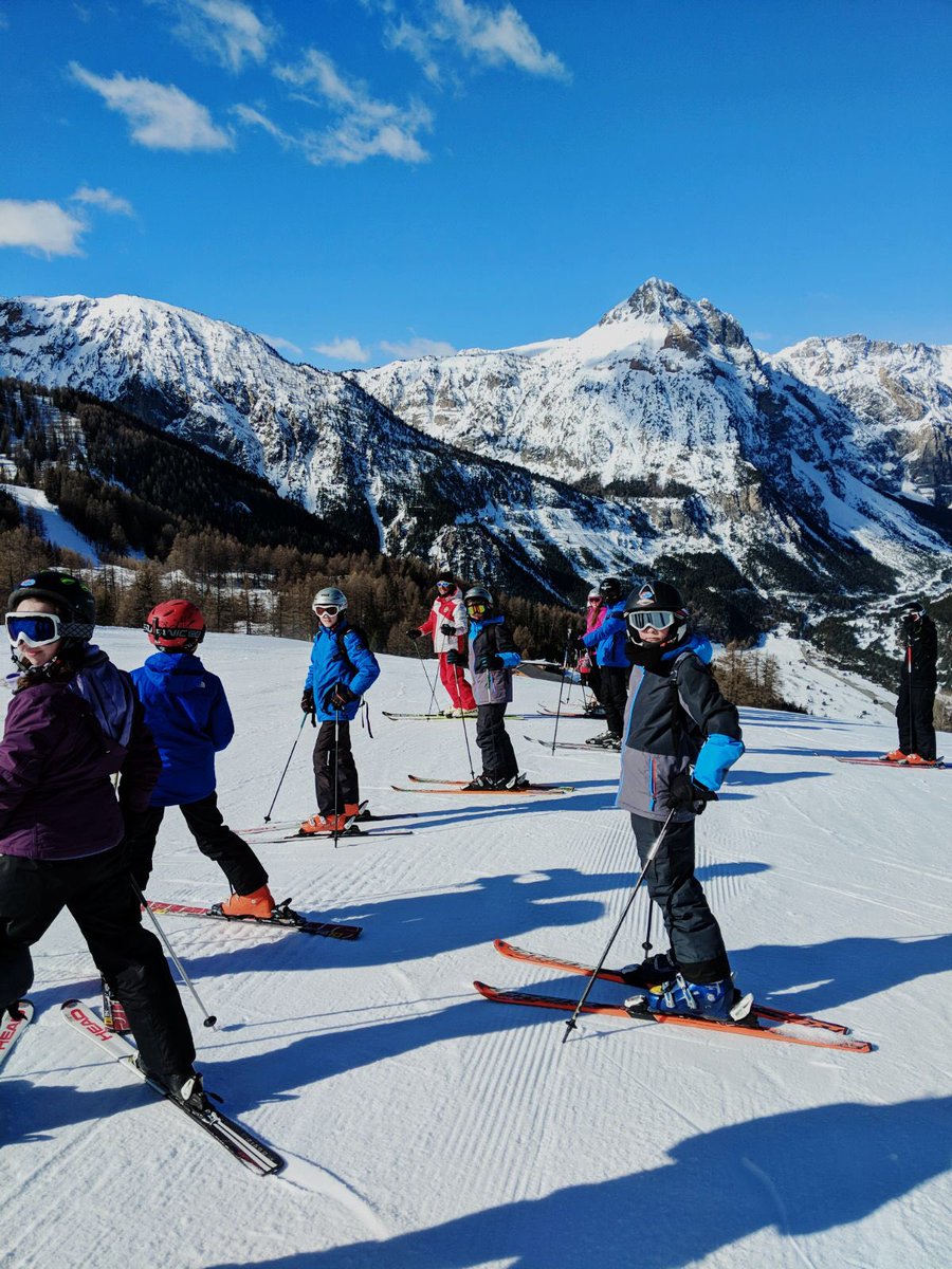 stmonicas's tweet photo. Absolute pleasure skiing with this group today. #teamNoon #proud https://t.co/wFM4uTngEg