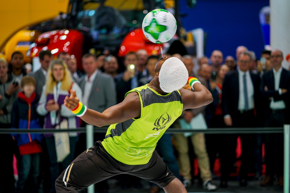 BKTtires's tweet photo. It’s time for #FimaAgricola in Zaragoza! And of course it’s @iyatraore time too! ⚽ From tomorrow till Friday he’s going to perform 4 times a day (11.30, 13.30, 16.00, 18.00)! He’s already warming up to impress you with his spectacular shows! Come join us! - Hall 7, Booth A2 - https://t.co/ogxdd0oA0O