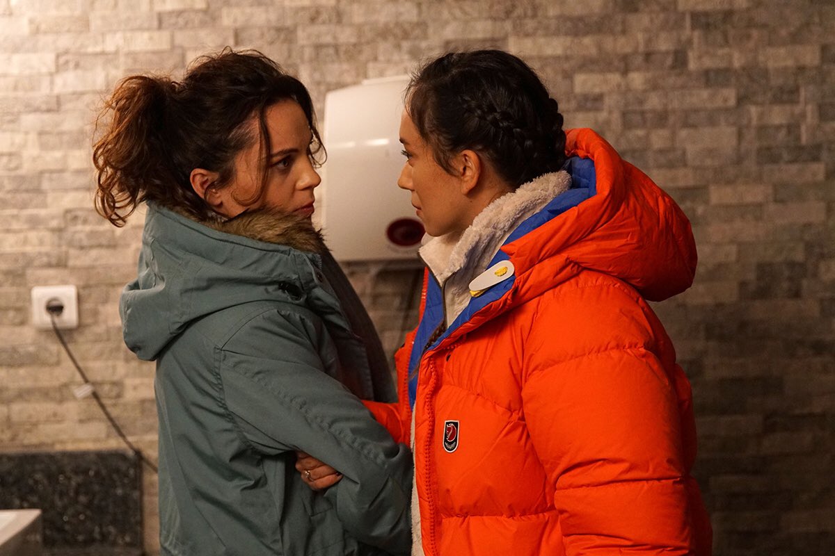 startv's tweet photo. #UfakTefekCinayetler birazdan Star'da! https://t.co/pC51WeGSRo 
#merveninoyunu https://t.co/BZSMg26zJA