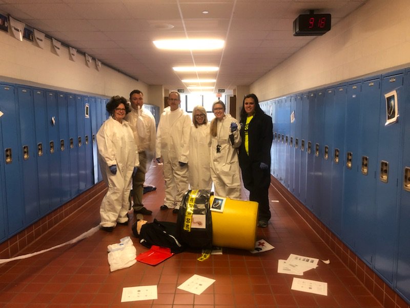 Seneca_Valley's tweet photo. SVMS students recently participated in a mock pandemic where they made inferences about the source of the virus, how it traveled and how it can be fought. #SVIntheClassroom #SV1718 https://t.co/ZUDGcYpAro