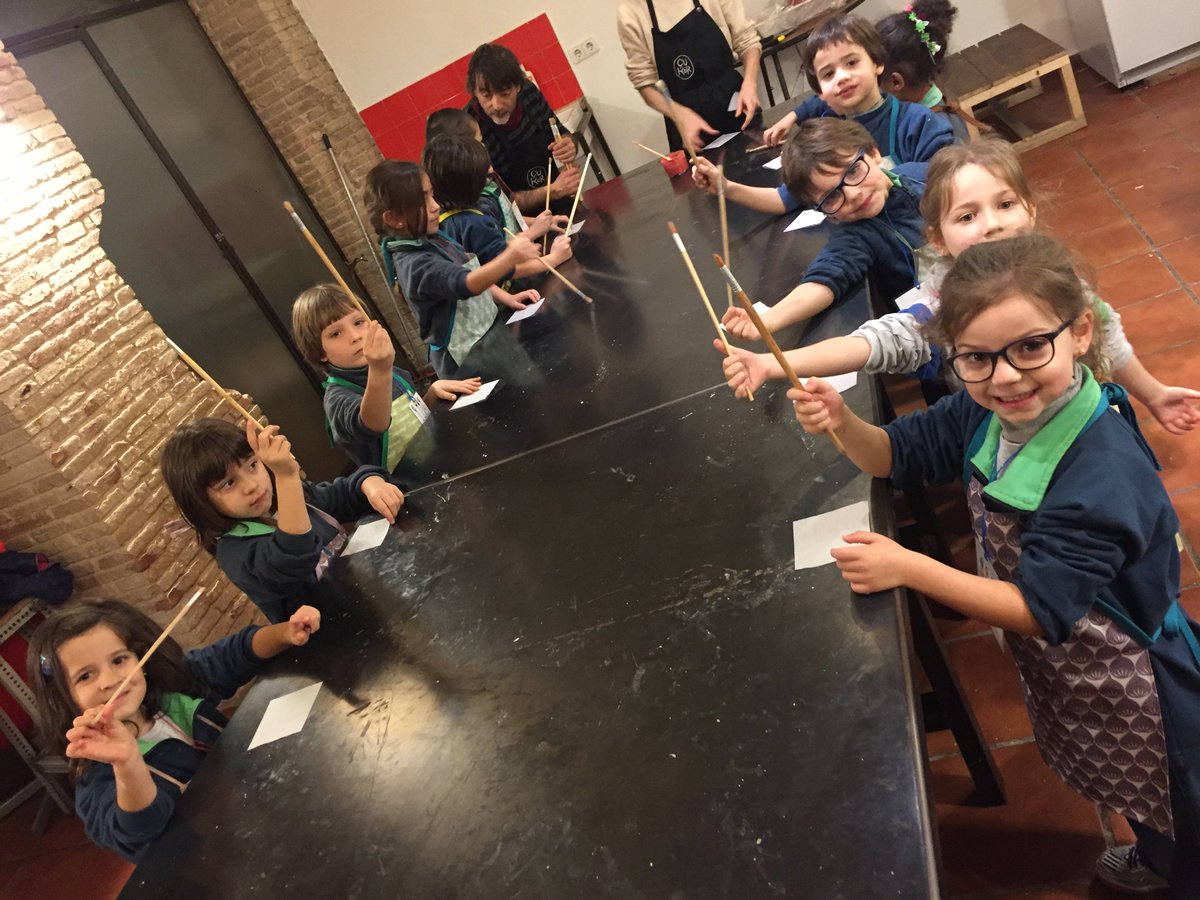 FEDACMontcada's tweet photo. Avui els alumnes de P5 han passat una gran tarda a @cukorbarcelona fent serigrafía amb xocolata i decoració de caramels! Moltes gràcies! Ha estat molt divertit i ens ho hem passat genial! https://t.co/sEEg6WSPrZ