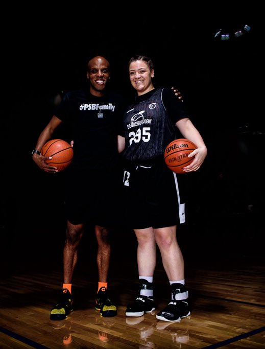BrandonClayPSB's tweet photo. #SMPMember🍑 College Recruiting
Powered by @SMPMemberPSB
‘18 P Kaylea Gross (KY) of @HCGirlsBball1 has chosen Univ. of Cumberlands.
She stood out at #EBAFallFinale in 2017.
Added multiple schools to her list as a part of our program.
Who will be next?!?
{📷: @TyPhotog} https://t.co/WhTEVK69yh