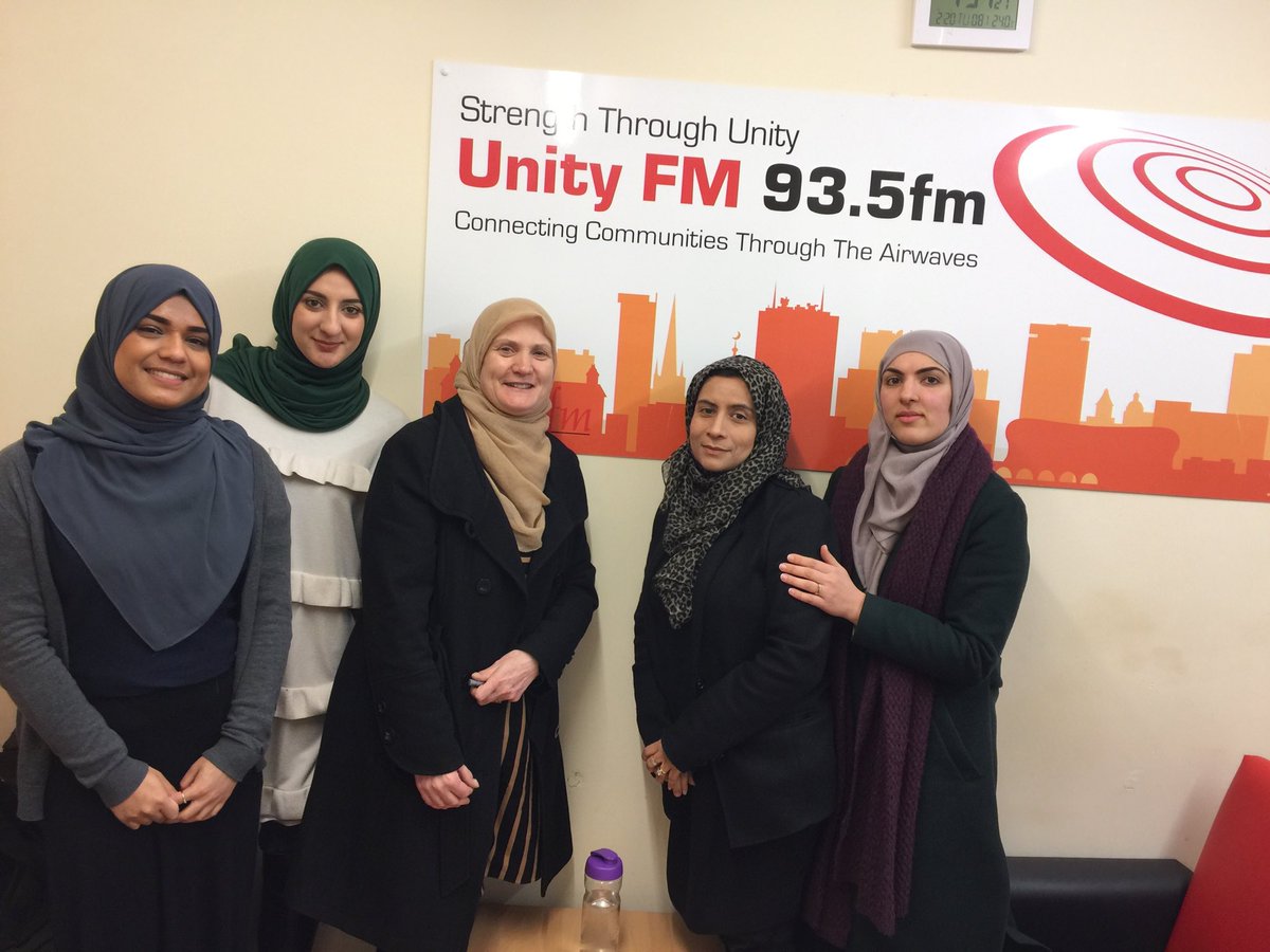 5PillarsParent's tweet photo. Tune into @UnityFm 935 live now at 5pm discussing dealing with #Teenagers with #Parents @fosischannel #mictalks https://t.co/jsaY1ptPMa