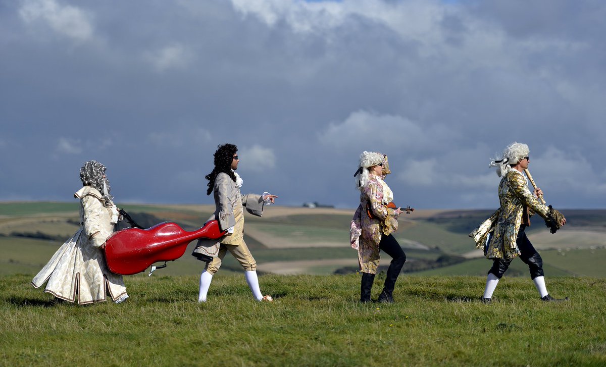 Tickets for Friday's Red Priest concert are selling fast! Don't miss the opportunity to see this Baroque super-group perform in the Picture Gallery. Be quick and buy your ticket online now: ow.ly/oORm30ivNvx