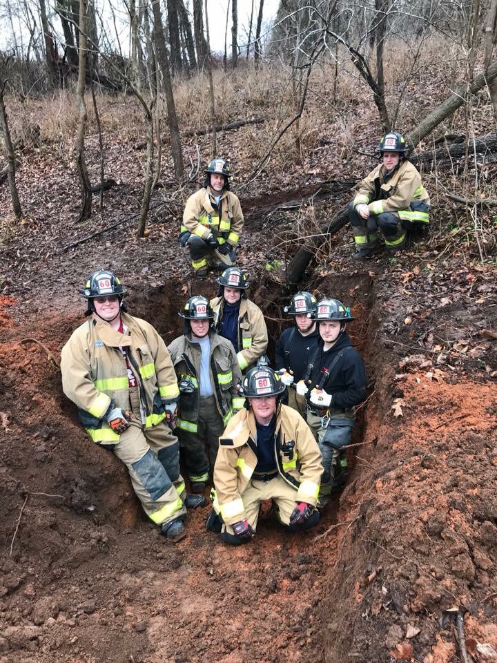 kellydeannews's tweet photo. These awesome folks from @Gott_Fire helped rescue a horse from a sinkhole in the cold and rain on Saturday. The chief says it was the “best save to date.” Story at 5 &amp; 6! 🐎🚒🙌 https://t.co/LDW0uC6K0l