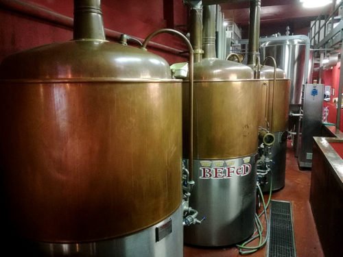 infobirra's tweet photo. Un #galletto qualche #birra e molte risate! l'intervista a Davide Strano birraio di #BeFed! #infobirra https://t.co/1WRWJE7cEj https://t.co/6lI58aPEIw