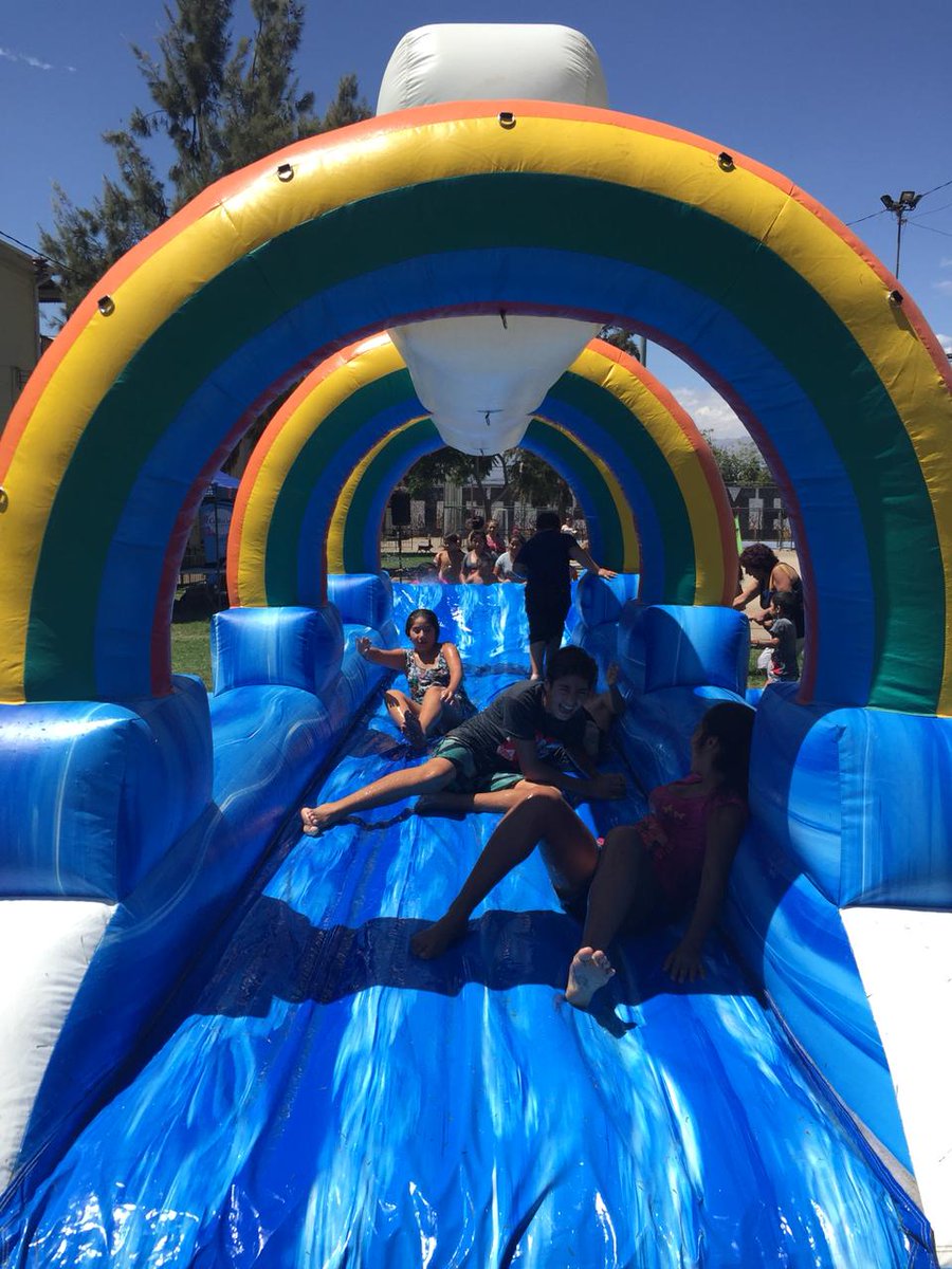 ¡Ya estamos en la Villa Mamiña disfrutando de las mejores vacaciones culturales de #BajosdeMena con juegos de agua, música y muchas sorpresas! Te esperamos hasta las 6 de la tarde 🌞⛱

<a href="/Orrego/">Claudio Orrego L.</a> <a href="/ortegahernan/">hernan ortega</a> @IntendenciaRM @GobCordillera