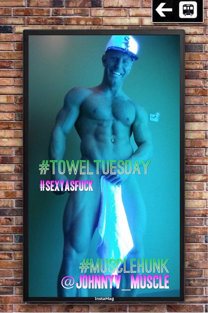 AnthonyWarner11's tweet photo. TowelTuesday couldn’t get any Hotter when You have #MuscleHunk #FreakinSexy #RippedToShreds @johnnyv_muscle 
#PicOfTheDay #Tribute #BuiltLikeABrickHouse #GymBod #FitnessStud #GorgeousSmile 💯🔥 https://t.co/g2yVJnaJLL