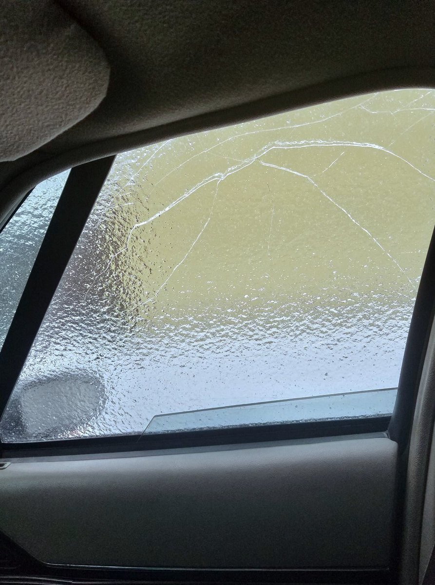 EverythinginMN's tweet photo. You know you’re in Minnesota when... https://t.co/m3RbGH3RRj