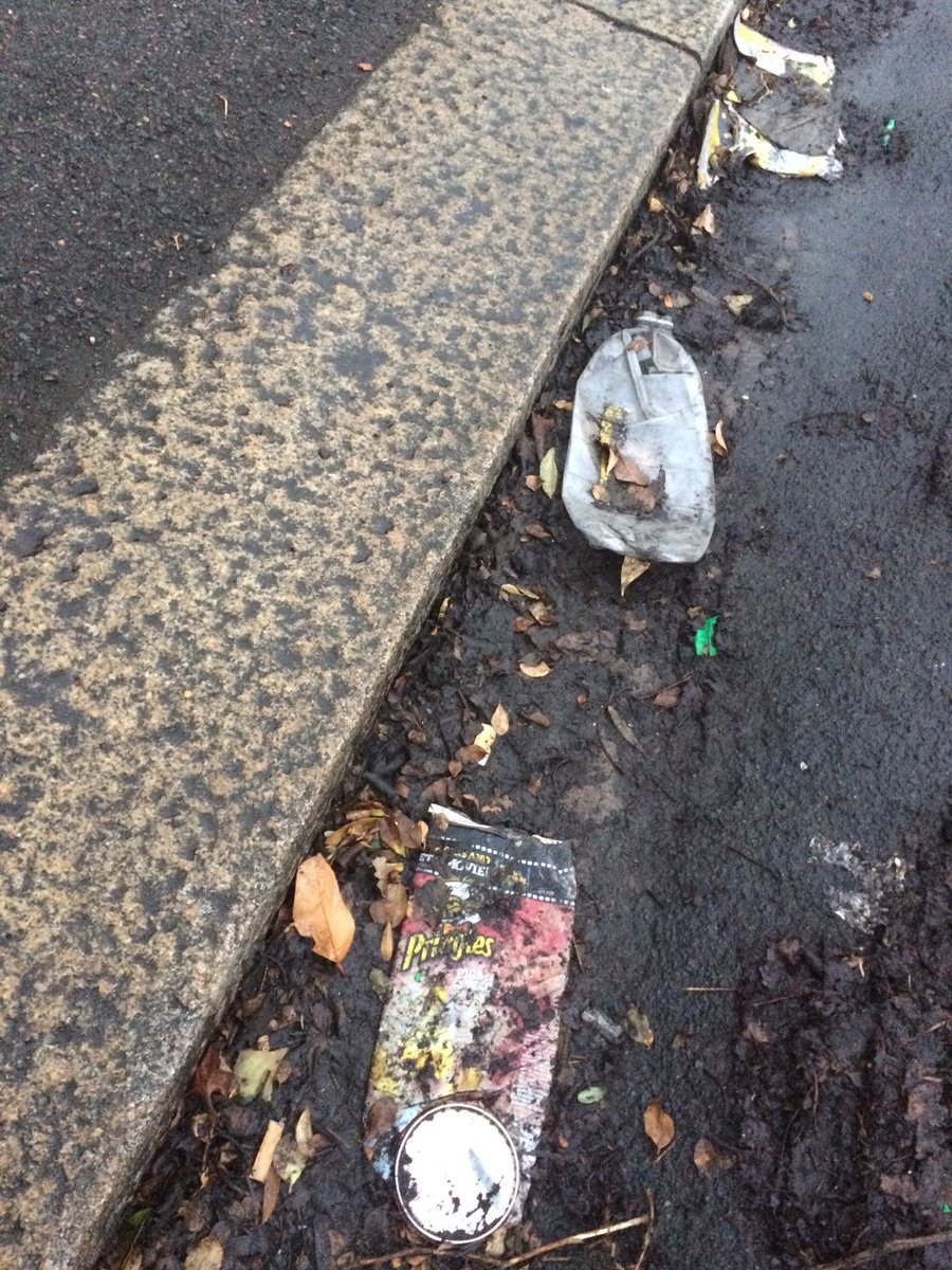 MertonLitter's tweet photo. What’s @MertonCouncil policy on recycling plastic? #muckyMerton #BluePlanet2 I https://t.co/jZLfaeObCF