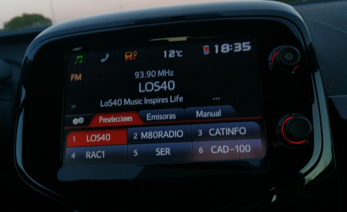 laupaubarcelona's tweet photo. Escuchando @Los40 @LoMas_40 @xavimartinez #lomas40 #MeGustaLoMas40 #RadioChallenge y esperando a #NadieHaDicho de @laurapausini 🤗🤗 https://t.co/cAFxyJ9mFp