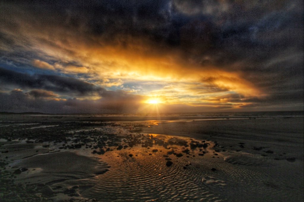 frenchscotjeff's tweet image. Winter and its Sunset-sky  😍

@sunset_wx @picsofthesky @PicBallot @PicPublic @BestSunsetPhoto @photoweather1 @500pxrtg @CloudAppSoc @StormHour