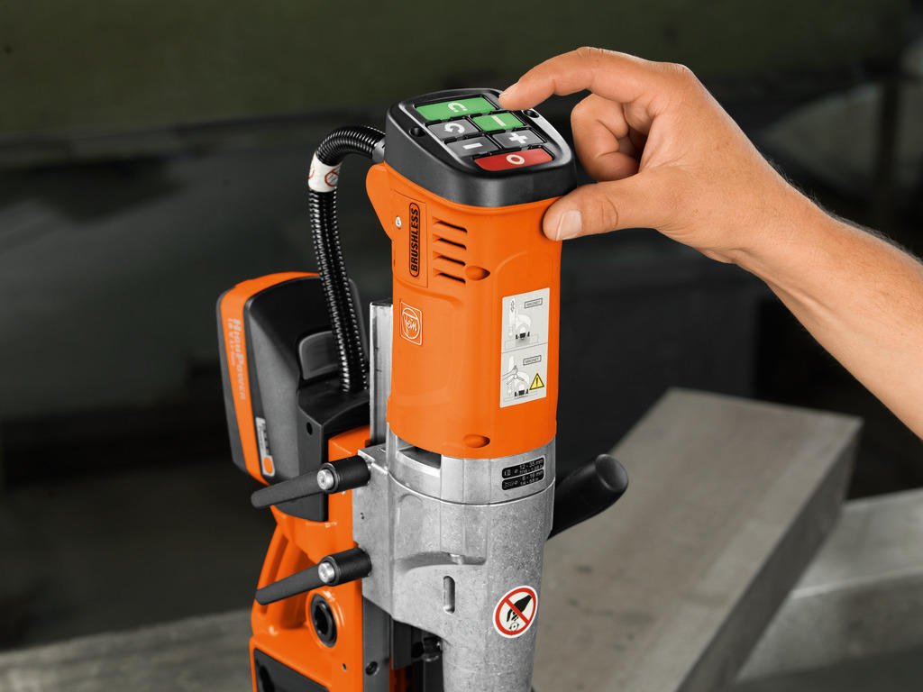 Liebe auf den ersten Blick - bis dass der Feierabend euch scheidet. 

Mit der neuen FEIN AKBU 35 arbeitet es sich einfach und die Bedienelemente habt ihr direkt im Blick. Mehr dazu gibt's hier: fal.cn/4uOI