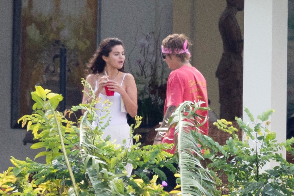 UniaoTeam's tweet photo. Justin Bieber e Selena Gomez hoje (20/02) em Montego Bay, Jamaica. 

@justinbieber #JFCJustinBieber https://t.co/d6FH9DxUJ7