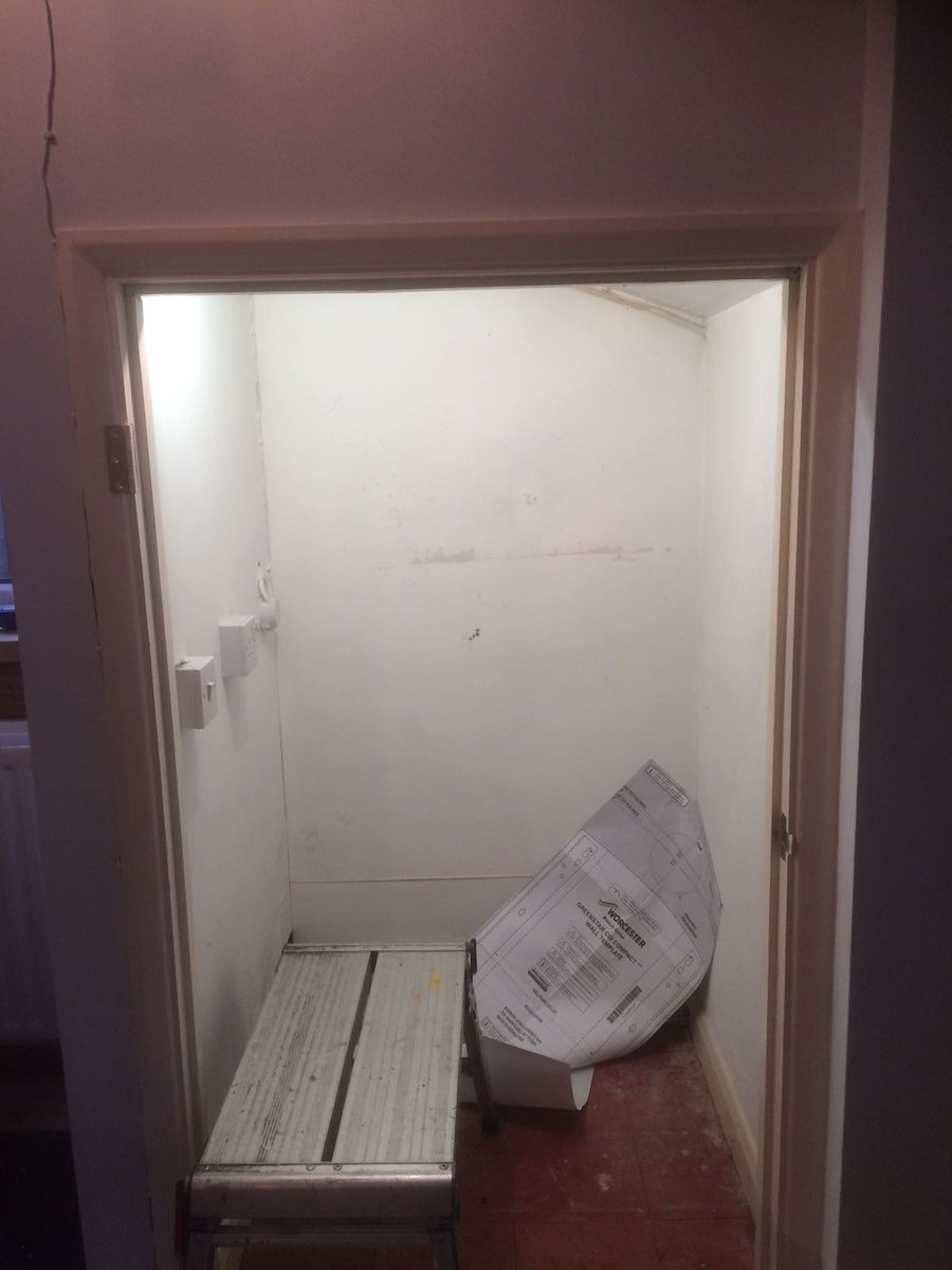 1Barrplumbing's tweet photo. Back boiler/gravity system conversion to combi boiler #gassaferegisteredsurreyplumber #scalereducer #Worcestermagneticfilter #comfort1 #6yearswarranty #1barrplumbingandheating https://t.co/8xif3QuDGe