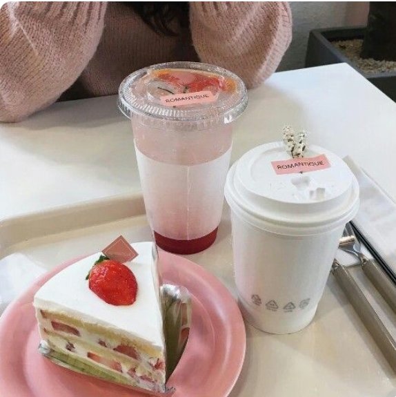 loonadates's tweet photo. chuu date! 🍰 https://t.co/lRQGdllzfm