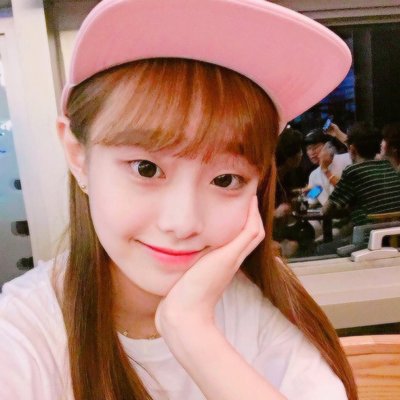 loonadates's tweet photo. chuu date! 🍰 https://t.co/lRQGdllzfm