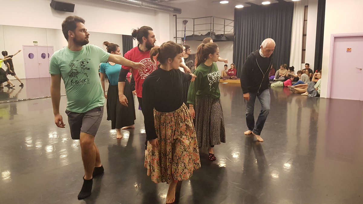 esbartderubi's tweet image. Comencem a treballar en el nou muntatge coreogràfic de la mà d'en Quim Serra.