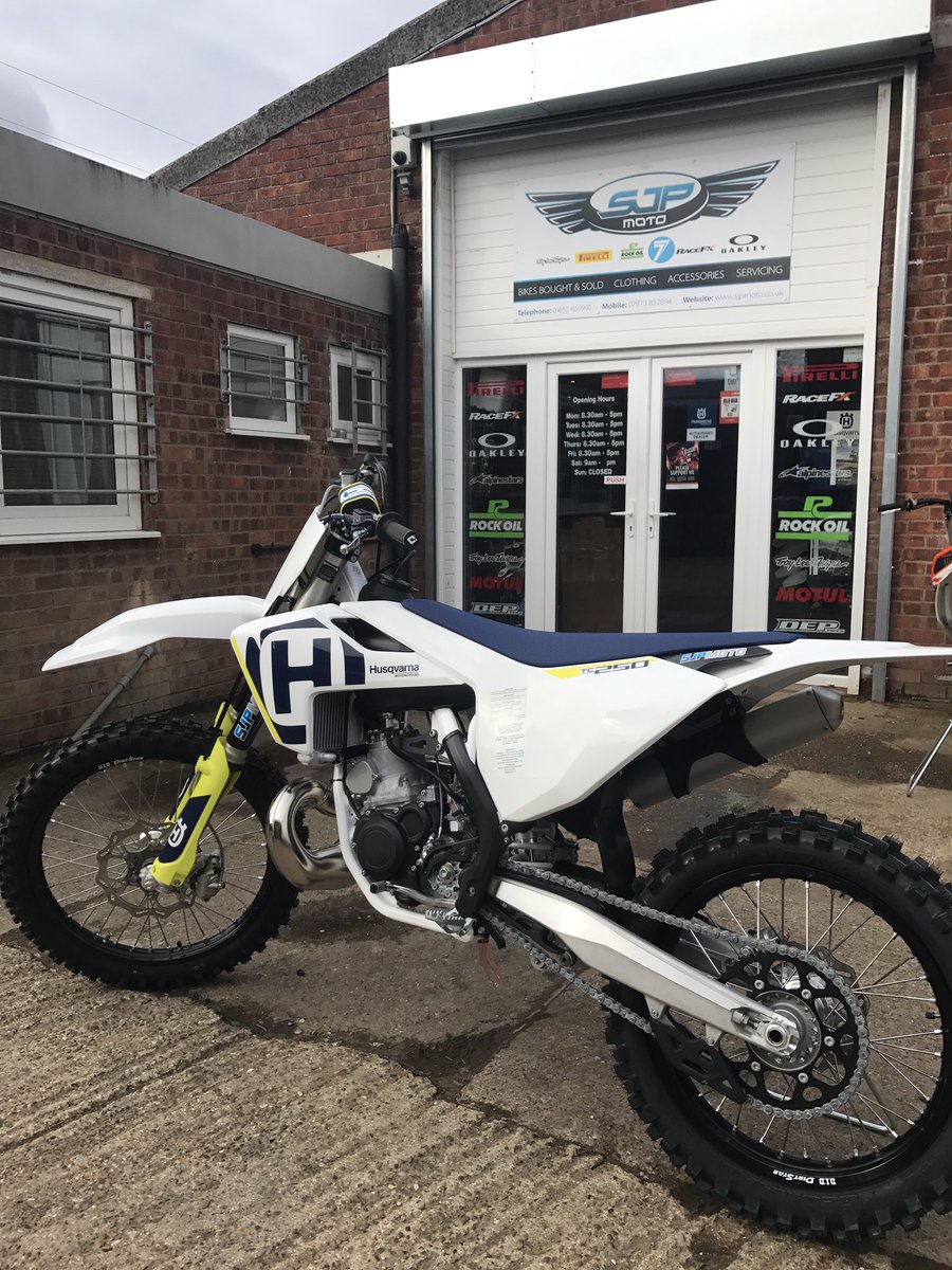 New bike day!! 😍

Big thanks to @Husqvarna1903 UK and the guys at <a href="/sjpmoto/">SJP Moto</a> for looking after me..

Now to turn the #TC250 into a race bike!