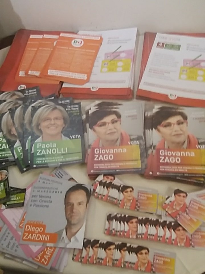 andreamagro74's tweet photo. @DiegoZardini #paolazanolli #giovannazago #terrossa #roncà #campagnaelettorale ... sempre avanti @pdnetwork @pd_verona https://t.co/AF41dSmadV