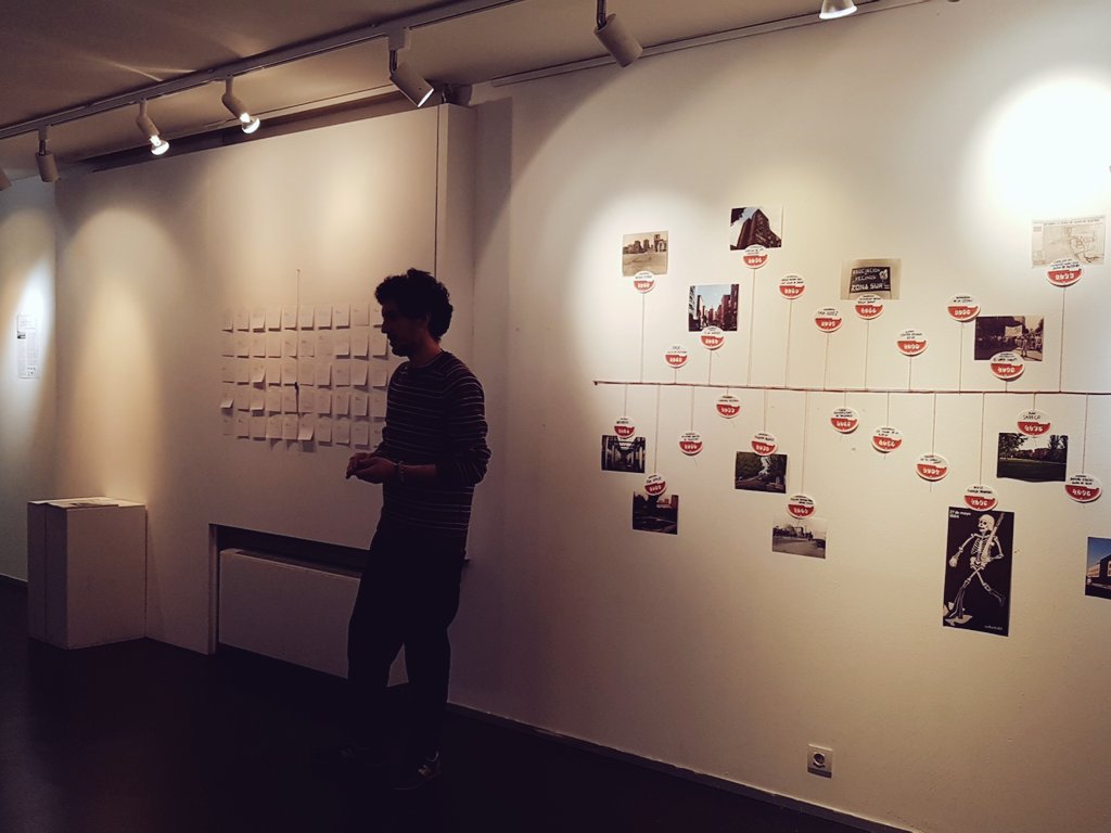 #Distrito11 <a href="/chucho_nie/">Chucho Nieto</a> cuenta que la propia exposición es participativa: compartimos recuerdos y experiencias durante la muestra