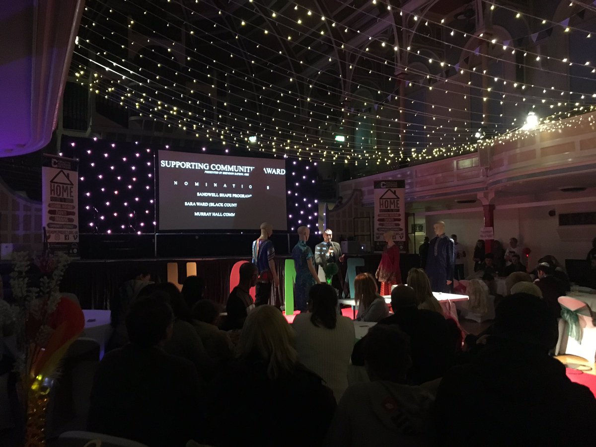 Congratulations @CAcademies  for the fabulous <a href="/HOMEprojectBC/">HOME: RoutesToRoots</a> symposium event this evening. Great to see so many young people celebrating the rich heritage of Sandwell. #blackcountrystories