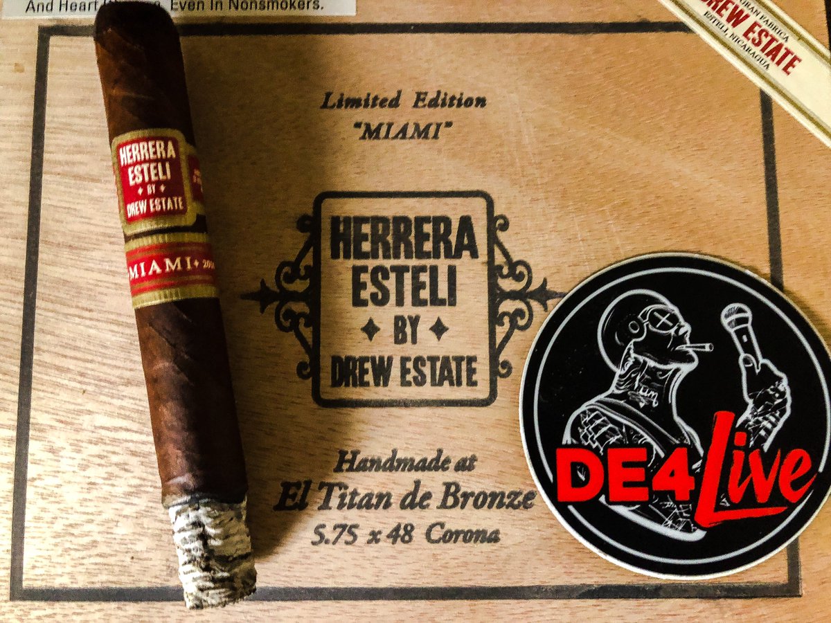 drewestatecigar's tweet photo. Today on DE4Live, Master Blender Willy Herrera returns home to where it all began @ElTitanDeBronze https://t.co/naspT81WA4 also on iTunes, Google Play, Spotify, Stitcher and more! #de4l #de4live https://t.co/zjcrPJI6F8
