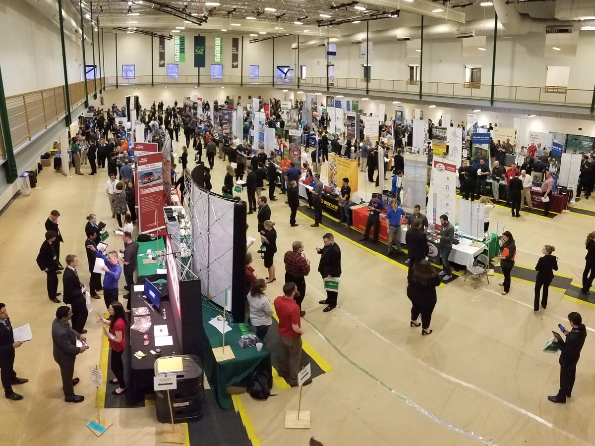 Coach_Drury's tweet photo. Career Fair Day! Two gyms full of employers looking to hire MINERS! #BeELIโE https://t.co/g3M008Ej1B