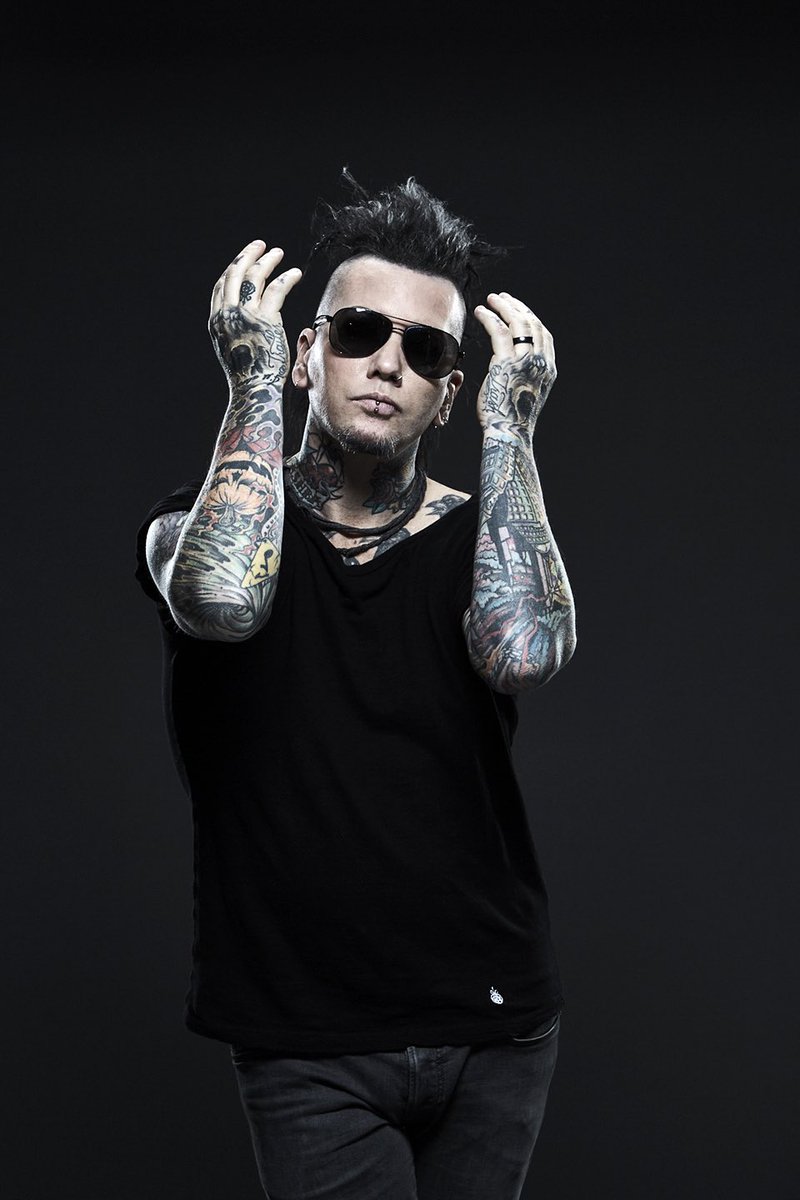DjASHBA's tweet photo. If you wanna drag me under, you better take a number! #justgettingstarted #conquertheword #GodOnlyKnowsTheDamageImBornToDo #AFU Photo by @mmmpool FOLLOW @pyromanticmusic https://t.co/NXZsADzJnC