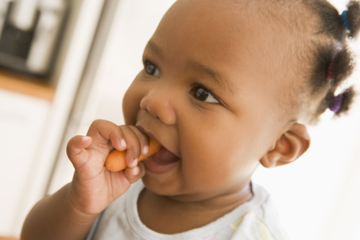 AZFTF's tweet image. Is your little one ready to eat solid #food? In this section of our #ParentKit we share tips to help you decide: bit.ly/2oCKb7O