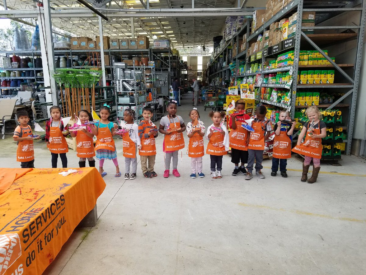 derouin_tonya's tweet photo. The Shallotte Home Depot!!! Had some little visitors from LongWood head start today #futurecreators #minibuilders https://t.co/Qa1owMijhk